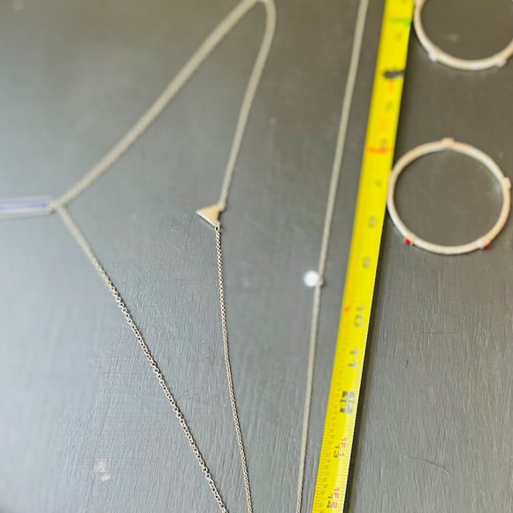 3 ITEMS VTG Dainty silver tone chain with three pendants and 2 silver bracelets - Picture 7 of 7